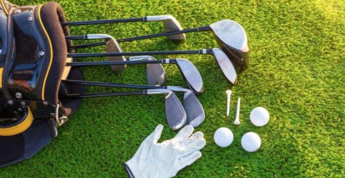 10 Must-Have Accessories Every Beginner Golfer Needs