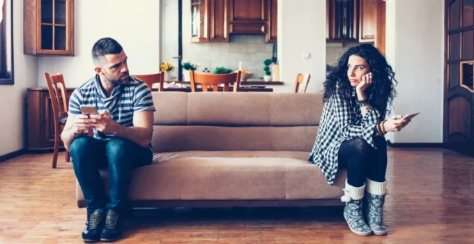 6 Things to Try if You Suspect Your Spouse Is Cheating: What Are Some Signs of Infidelity?