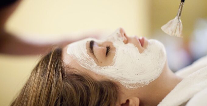 Clear Skin, Clear Mind: The Benefits of Acne-Fighting Facials – 2023 Guide
