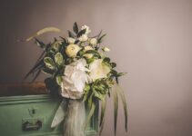 A Guide to Creating Meaningful Condolence Wreaths