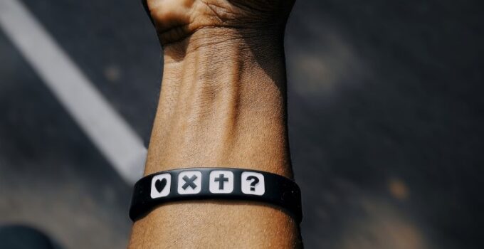 The Do’s and Don’ts of Wristband Branding: Learn from Common Mistakes