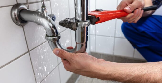 Avoiding Common Plumbing Mistakes: 10 Tips for DIY Plumbers