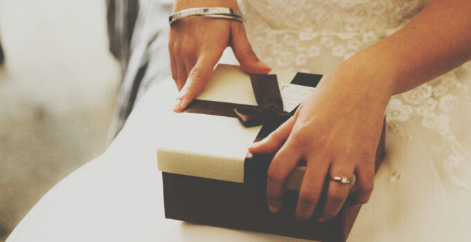 Jewelry Gifting Etiquette: Rules for Thoughtful Giving